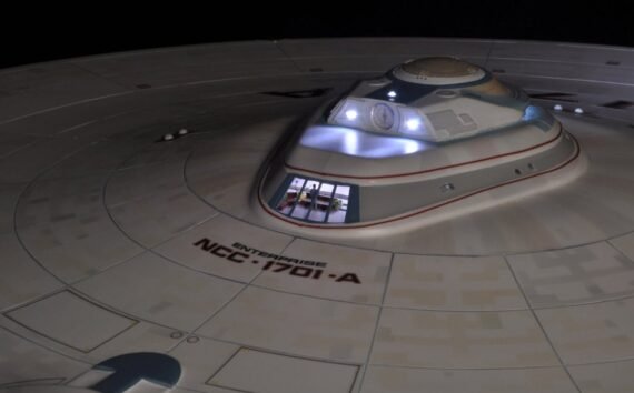 U.S.S. Enterprise 1:350 Scale Set Prop Replica Model with lights -BUY 2 FREE SHIPPING